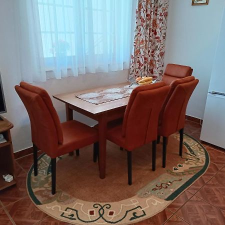 Apartments Ivicek Πόρετς Εξωτερικό φωτογραφία