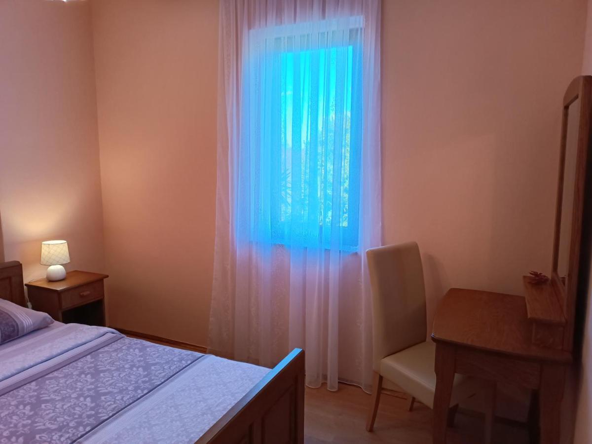 Apartments Ivicek Πόρετς Εξωτερικό φωτογραφία