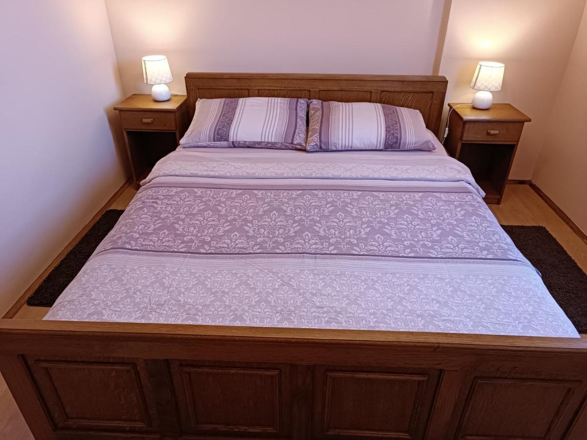 Apartments Ivicek Πόρετς Εξωτερικό φωτογραφία