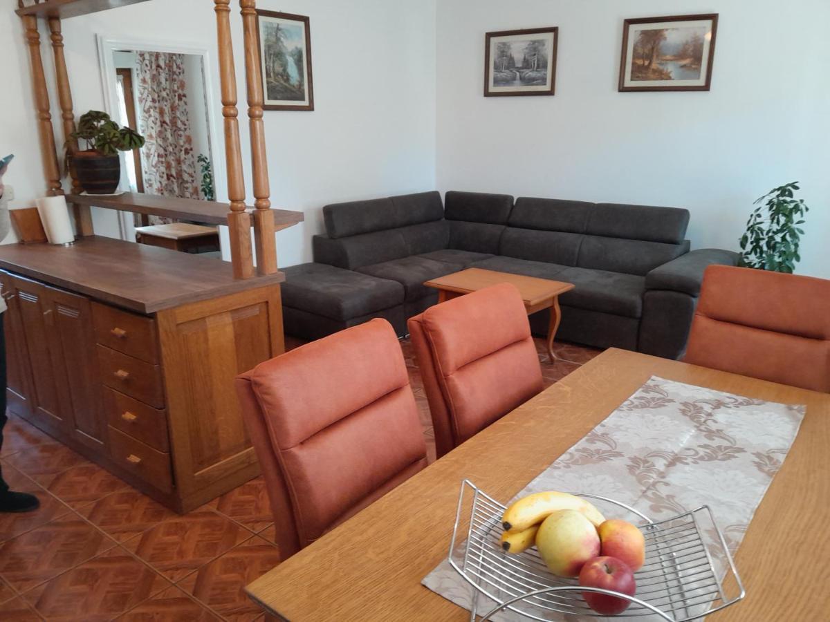 Apartments Ivicek Πόρετς Εξωτερικό φωτογραφία