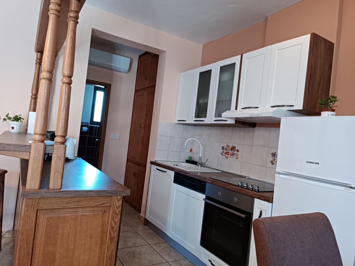 Apartments Ivicek Πόρετς Εξωτερικό φωτογραφία