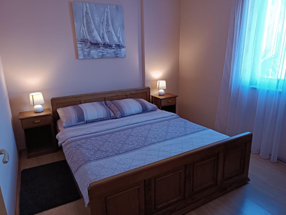 Apartments Ivicek Πόρετς Εξωτερικό φωτογραφία