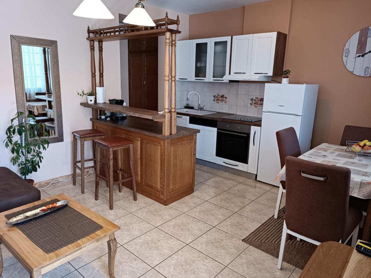 Apartments Ivicek Πόρετς Εξωτερικό φωτογραφία