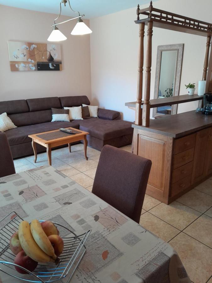 Apartments Ivicek Πόρετς Εξωτερικό φωτογραφία
