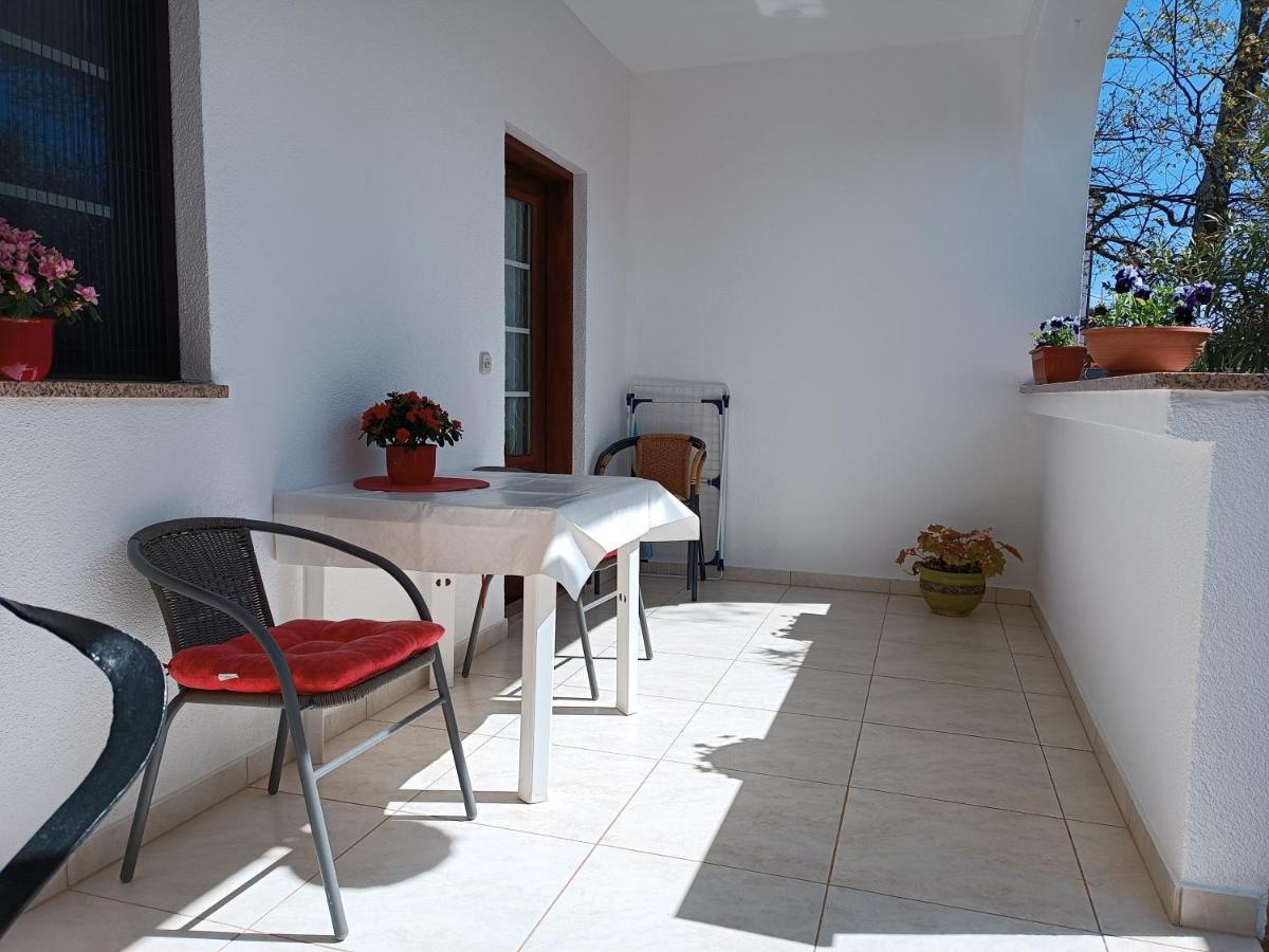 Apartments Ivicek Πόρετς Εξωτερικό φωτογραφία