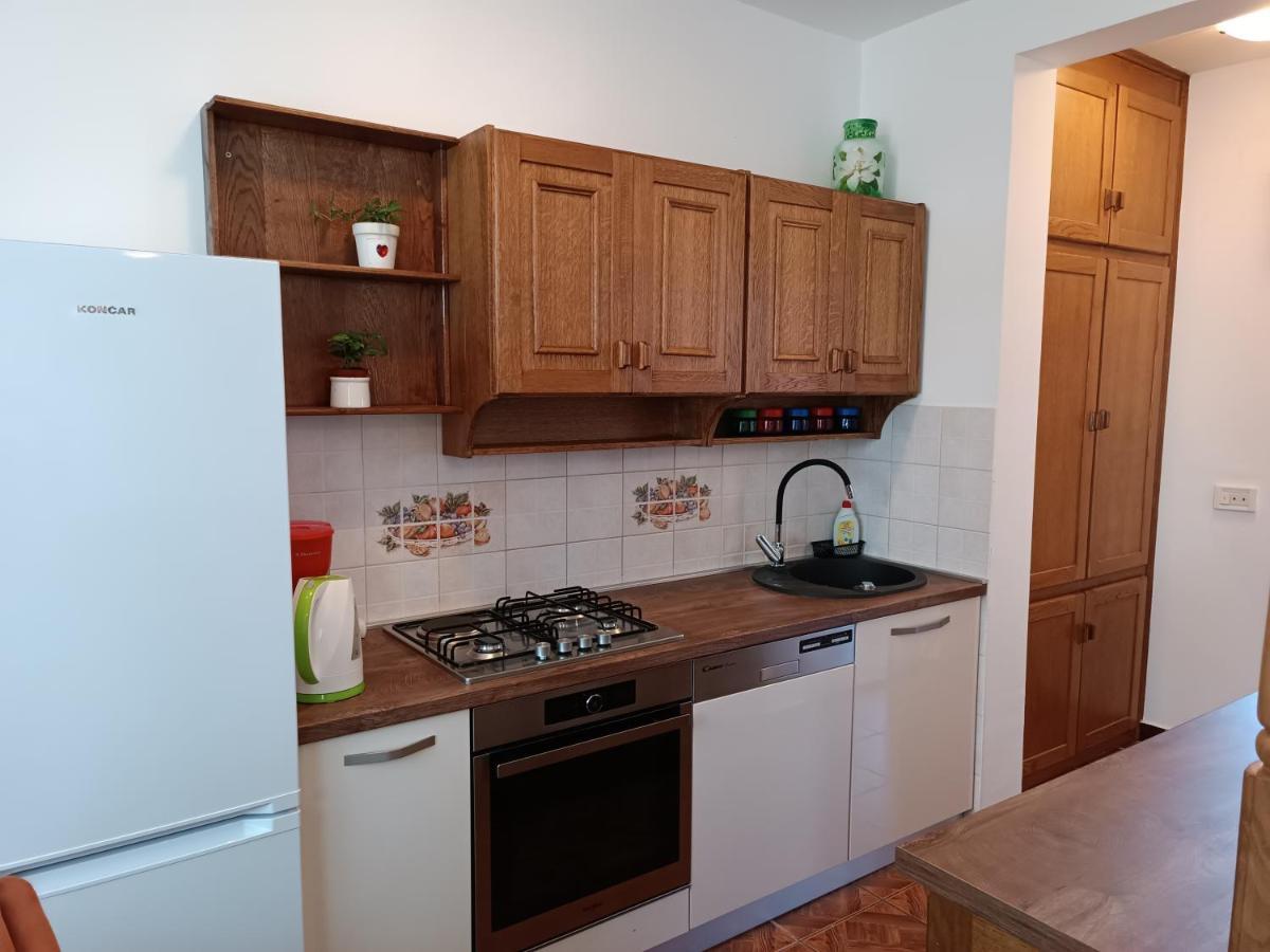 Apartments Ivicek Πόρετς Εξωτερικό φωτογραφία