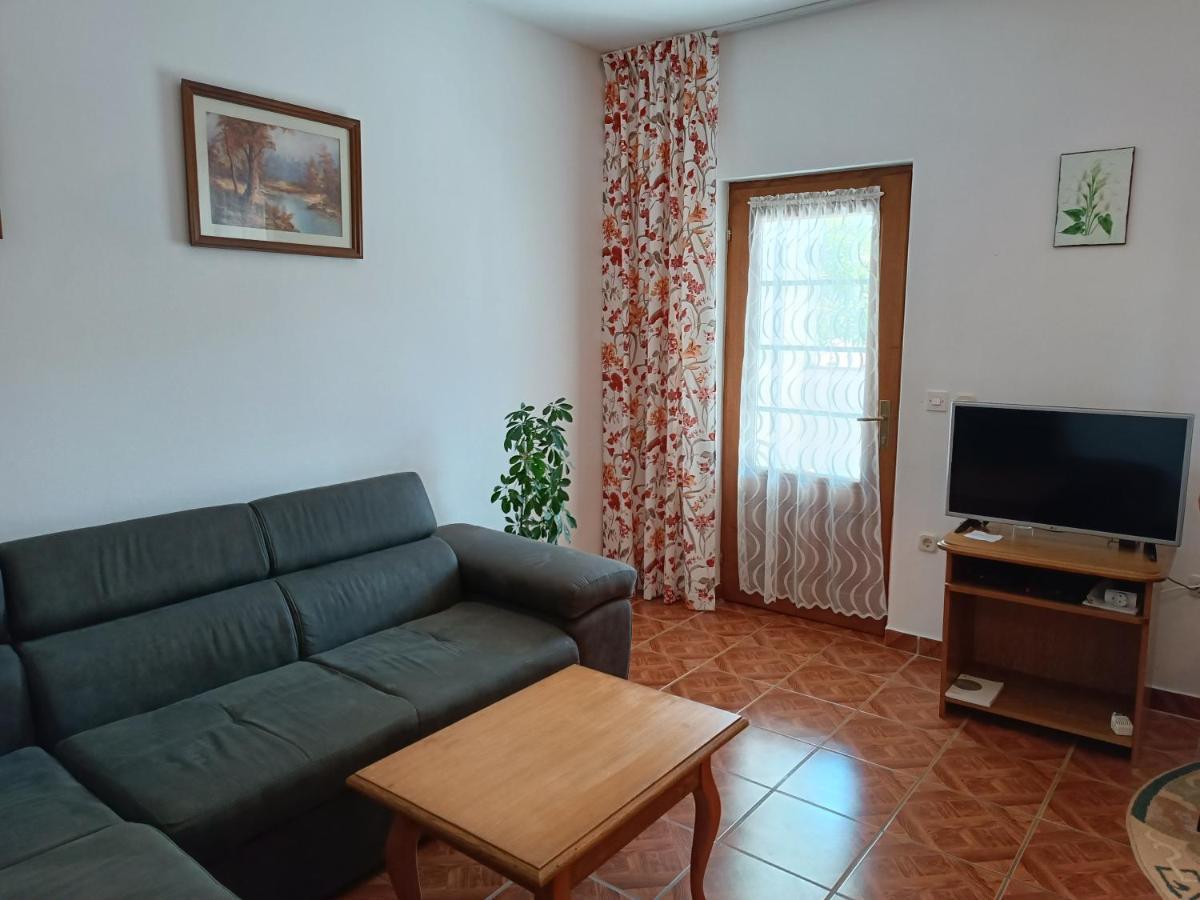 Apartments Ivicek Πόρετς Εξωτερικό φωτογραφία